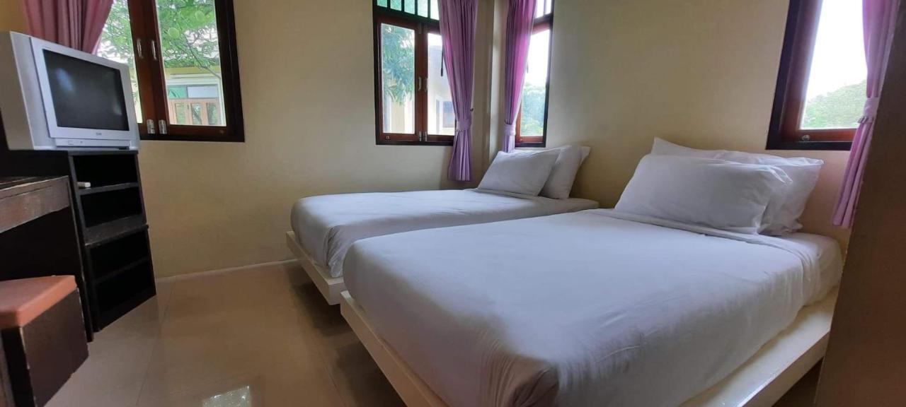 Baan Talay See Cream Resort Samut Songkhram Exterior photo