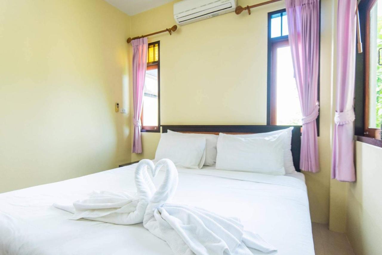 Baan Talay See Cream Resort Samut Songkhram Exterior photo