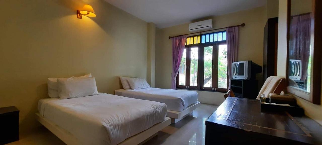 Baan Talay See Cream Resort Samut Songkhram Exterior photo