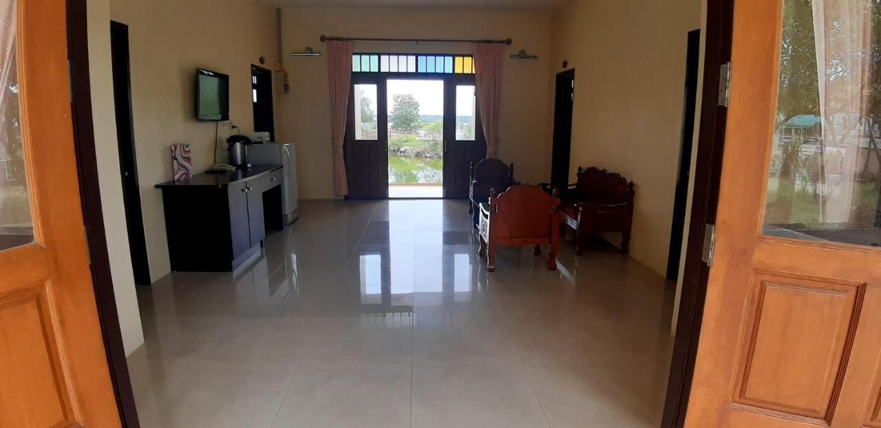 Baan Talay See Cream Resort Samut Songkhram Exterior photo