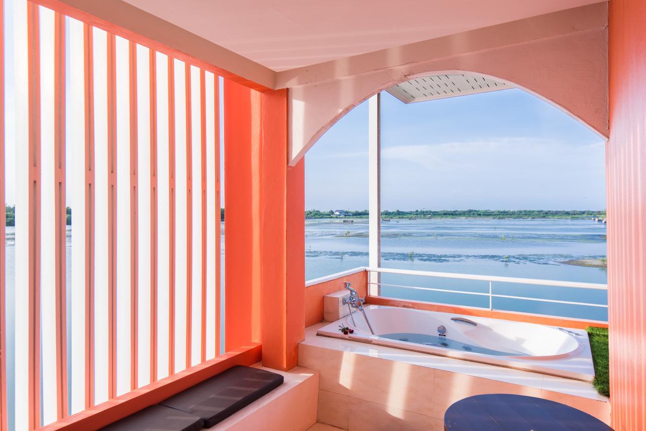 Baan Talay See Cream Resort Samut Songkhram Exterior photo
