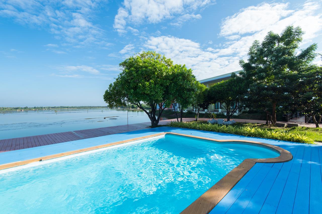 Baan Talay See Cream Resort Samut Songkhram Exterior photo