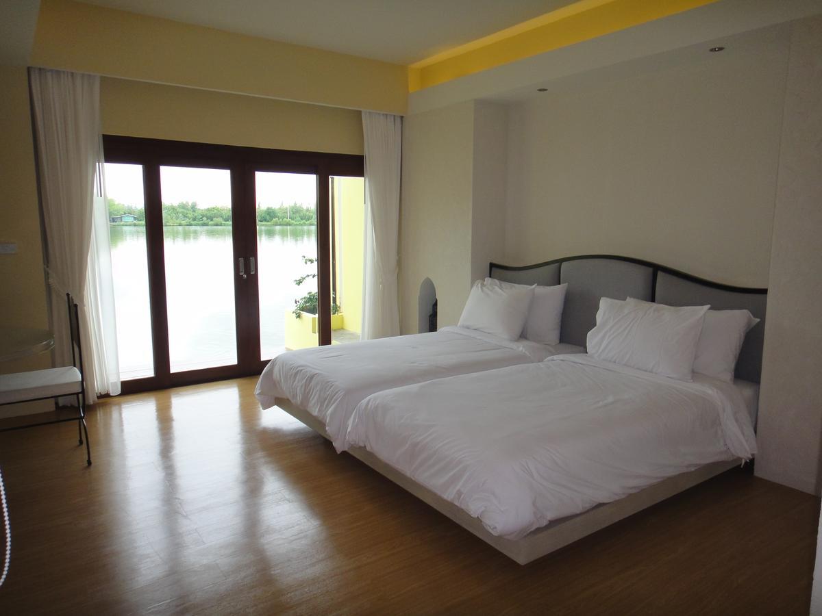 Baan Talay See Cream Resort Samut Songkhram Exterior photo