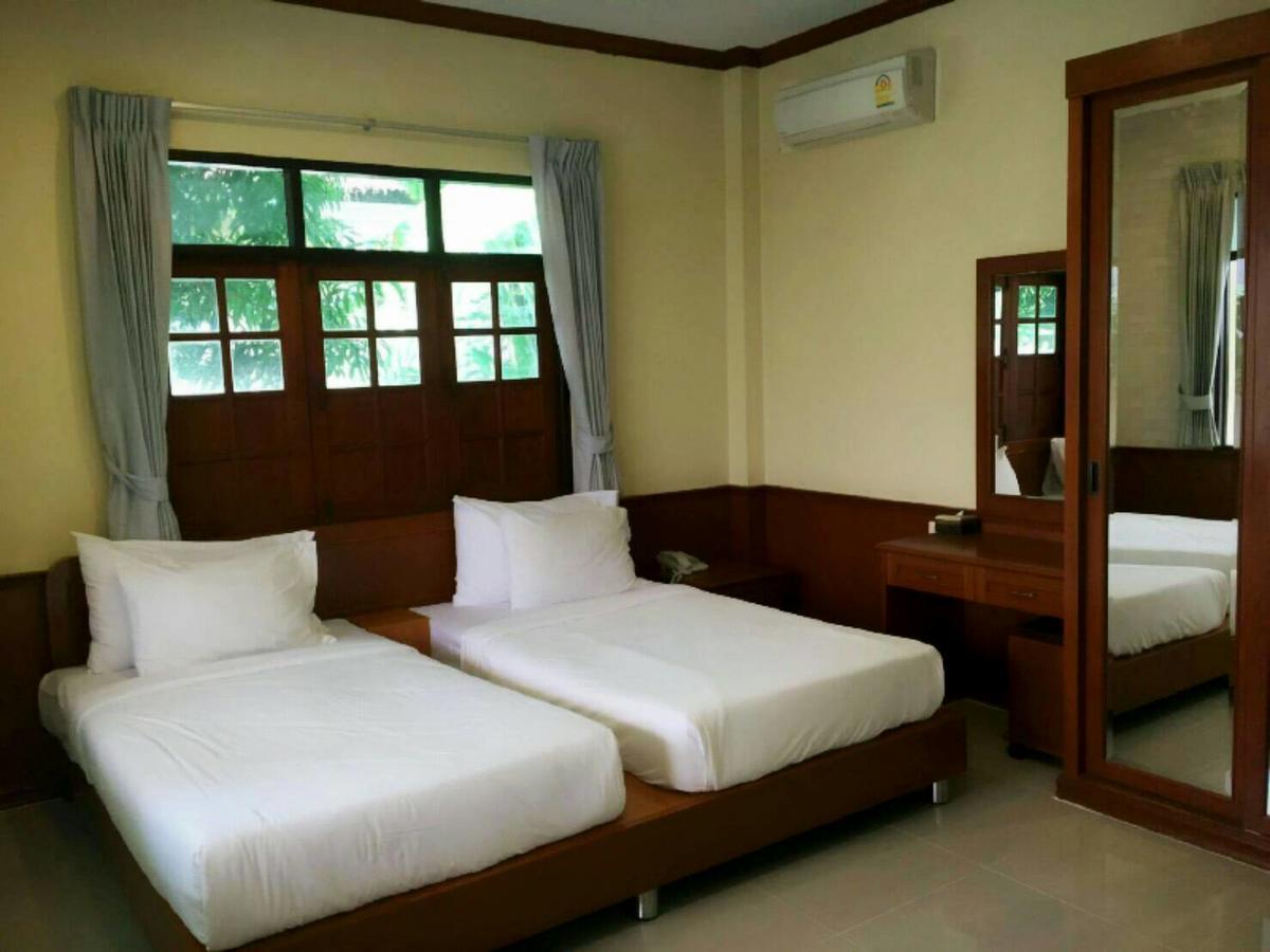 Baan Talay See Cream Resort Samut Songkhram Exterior photo