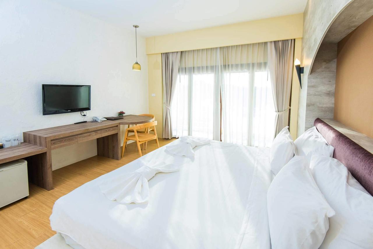 Baan Talay See Cream Resort Samut Songkhram Exterior photo