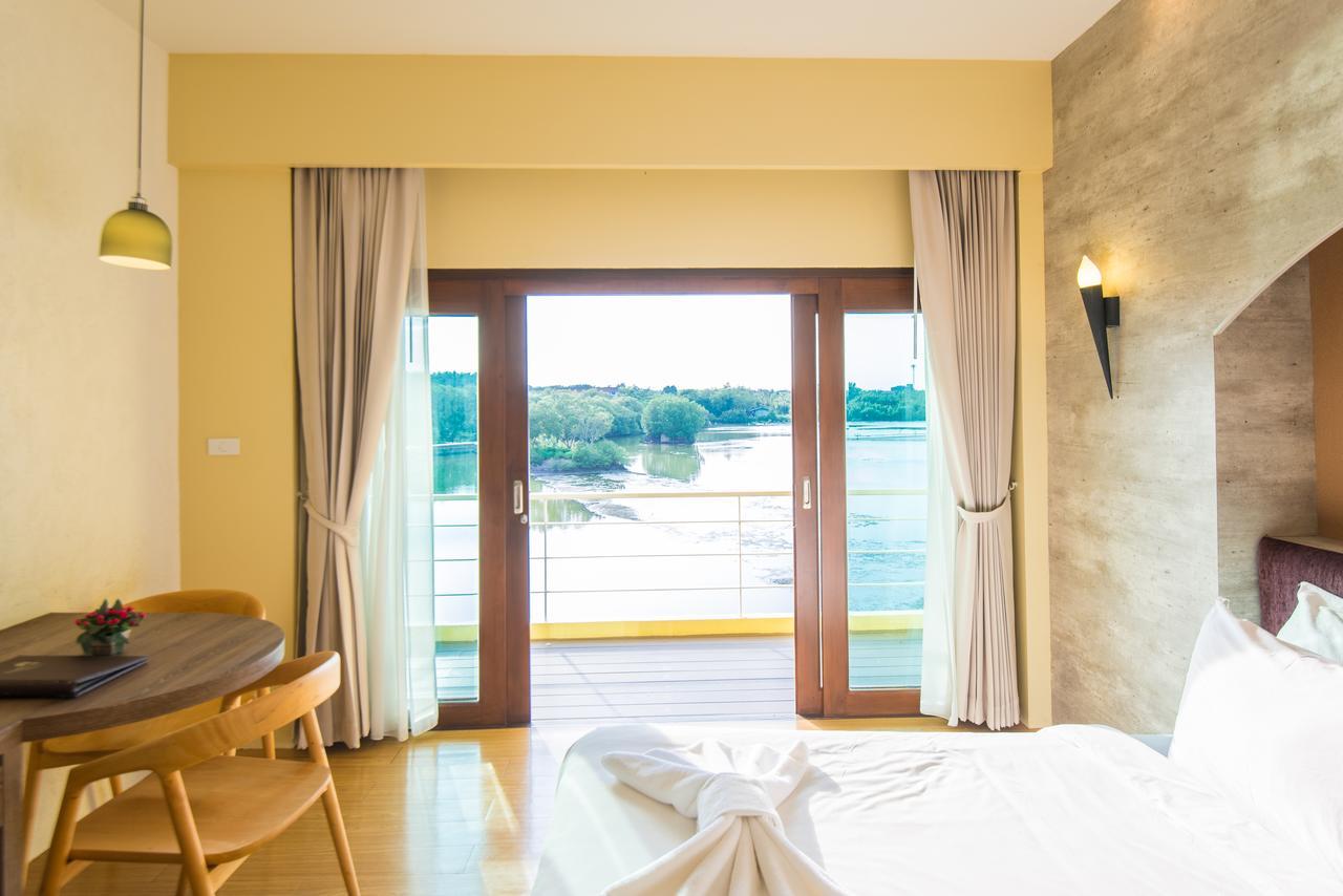 Baan Talay See Cream Resort Samut Songkhram Exterior photo