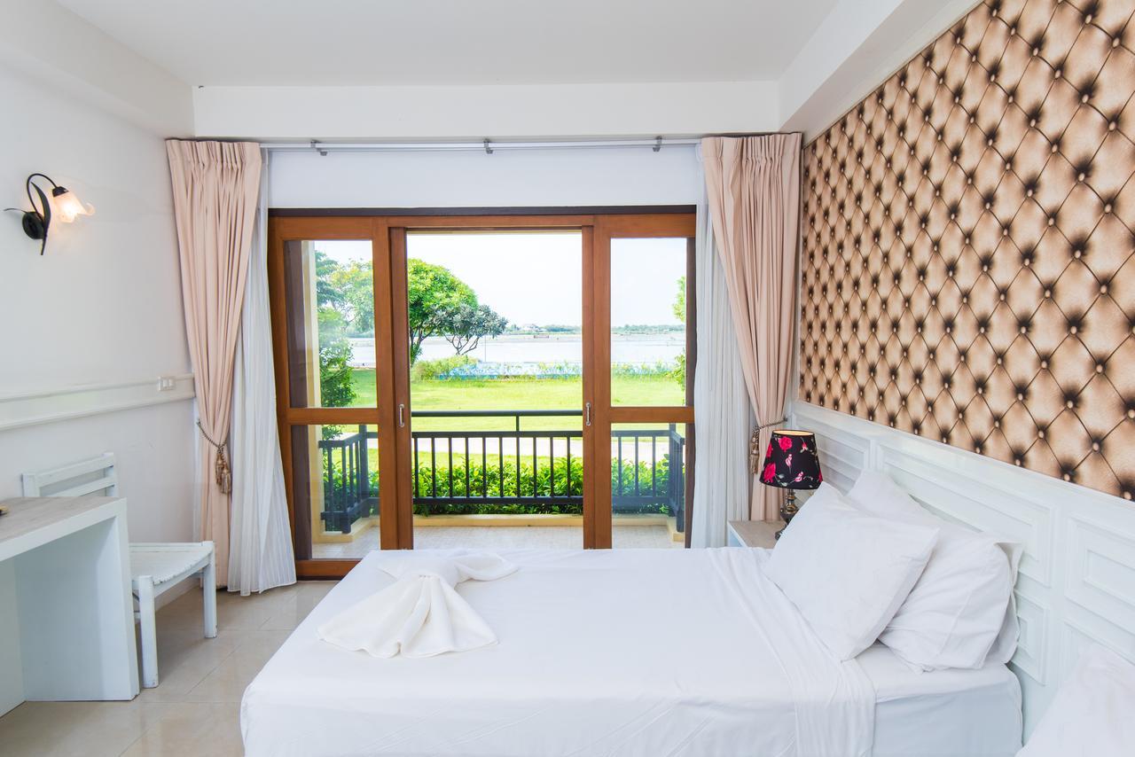 Baan Talay See Cream Resort Samut Songkhram Exterior photo