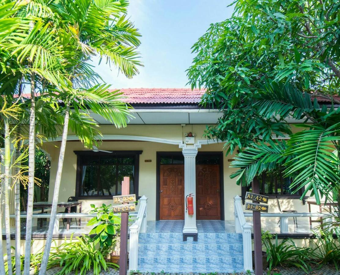 Baan Talay See Cream Resort Samut Songkhram Exterior photo