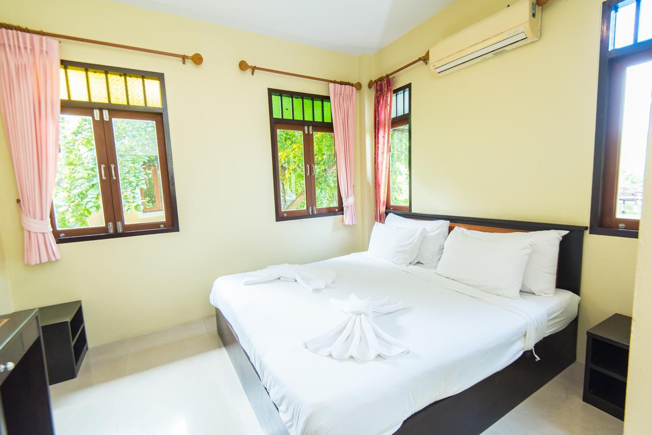 Baan Talay See Cream Resort Samut Songkhram Exterior photo